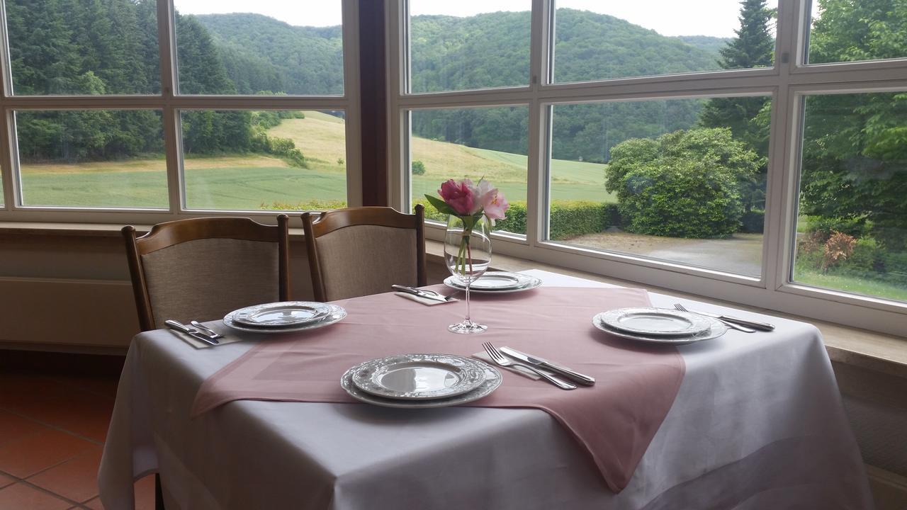 באד פירמונט Landgasthaus Zu Den Erdfaellen מראה חיצוני תמונה