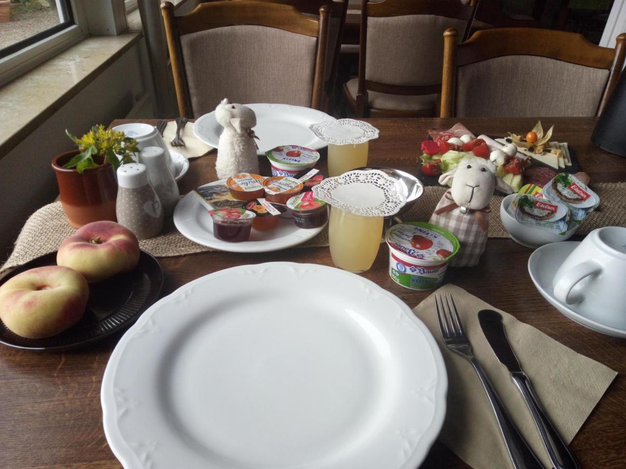 באד פירמונט Landgasthaus Zu Den Erdfaellen מראה חיצוני תמונה